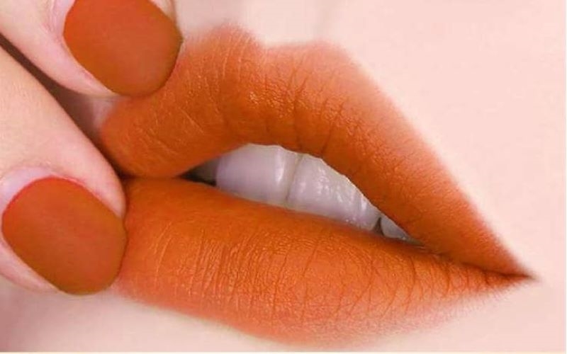 phun môi màu cam đẹp tự nhiên