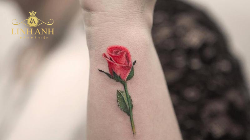 hình xăm hoa hồng ở tay