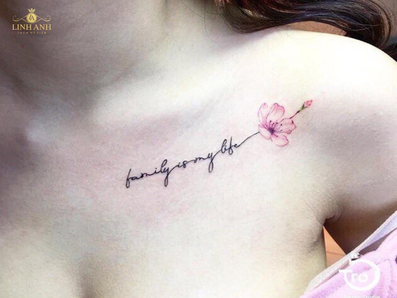tattoo chữ đẹp cho nữ ở bên sườn bụng