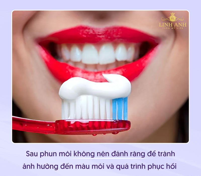 vệ sinh răng miệng sau khi xăm môi