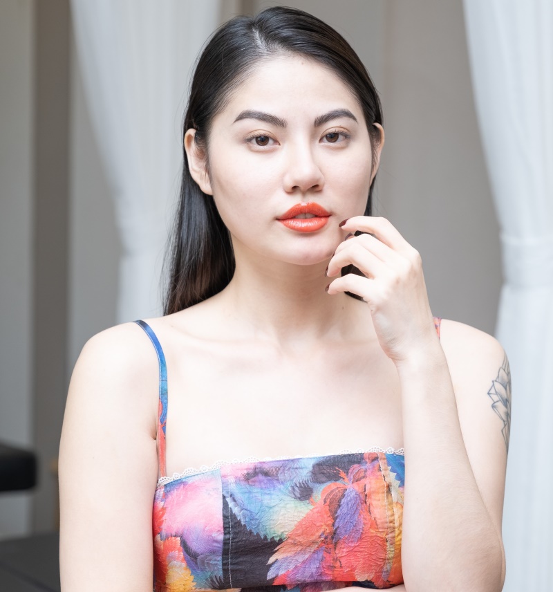 xăm màu đỏ cam
