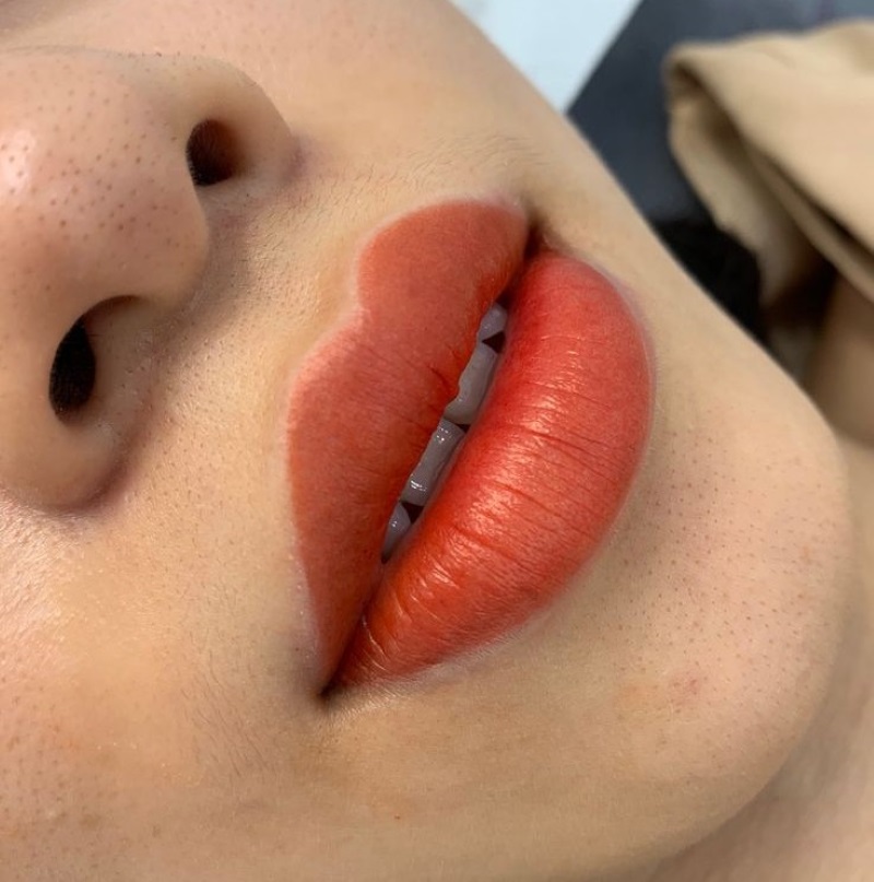 môi màu cam tươi phù hợp với ai