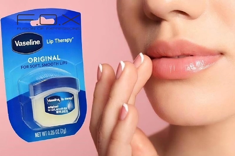 duong am cho moi bang Vaseline sau