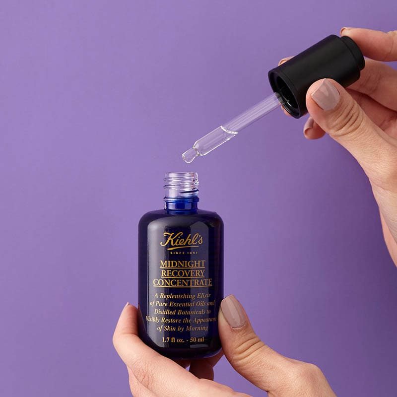 có nên sử dụng serum tái tạo da không serum dưỡng da sau tái tạo