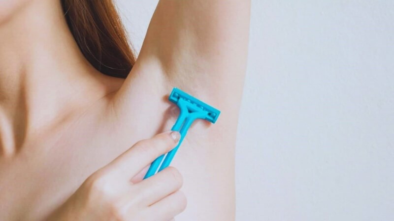 bà bầu có nhổ lông nách được không
