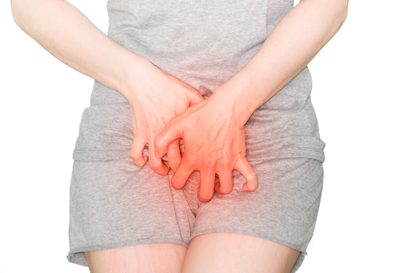 Bị ngứa khi cạo lông vùng kín phải làm sao