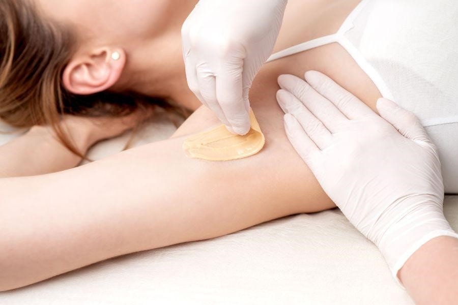 có bầu có nhổ lông nách được không