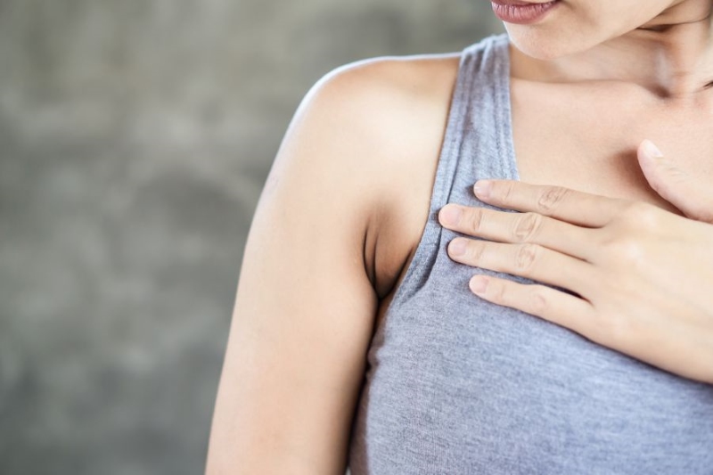 nhổ lông nách tuổi dậy thì có sao không