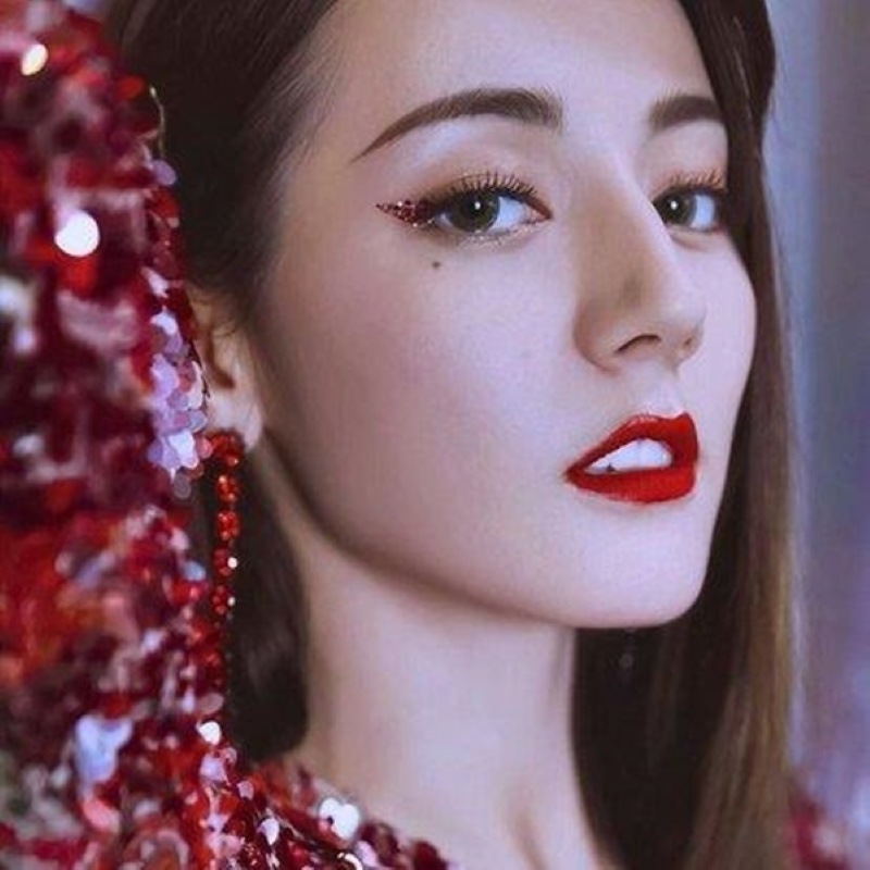 Người nổi tiếng sở hữu nốt ruồi lệ
