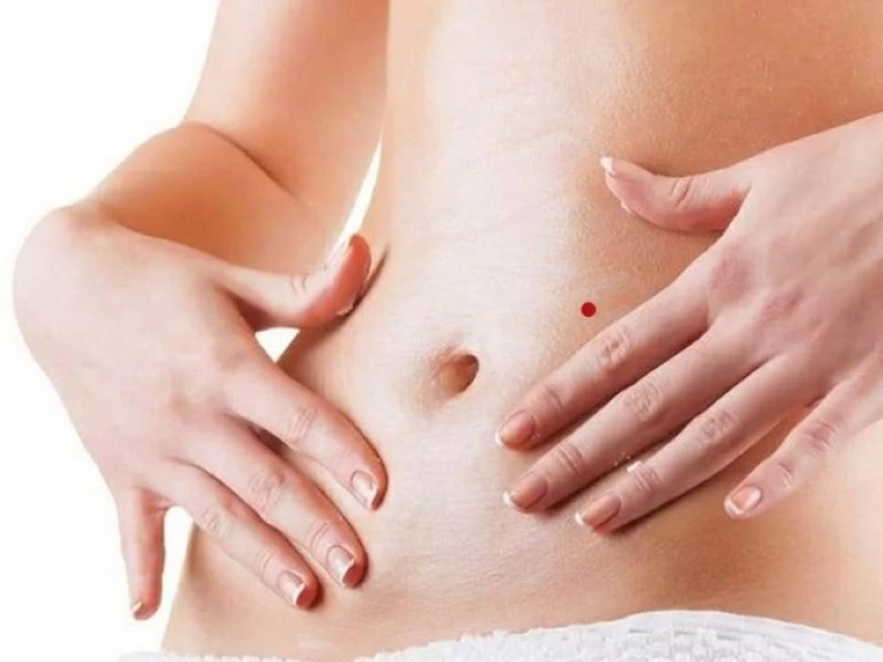 Nốt ruồi đỏ ở bụng