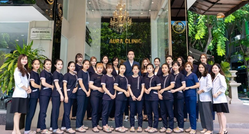 Tiêm filler bàn tay tại Aura Clinic