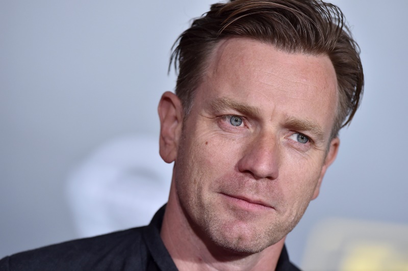 Nốt ruồi ở đỉnh gò má của nam giới Nốt ruồi ở đỉnh gò má của nam giới