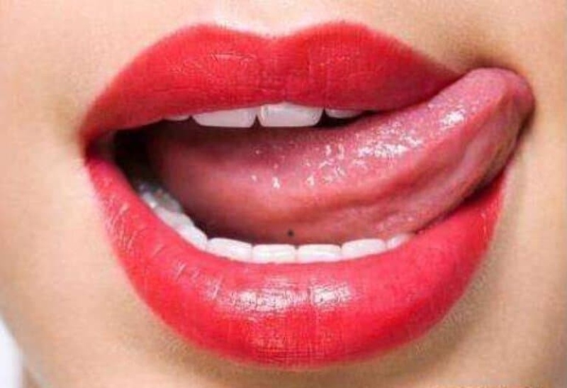 Nốt ruồi ở trong lưỡi