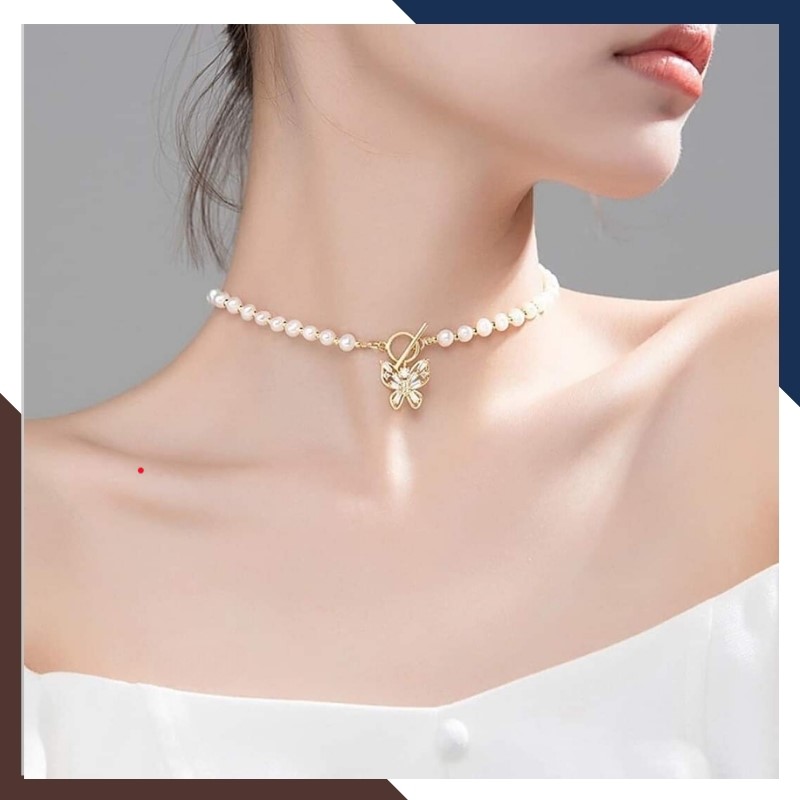 Nốt ruồi son trên xương quai xanh