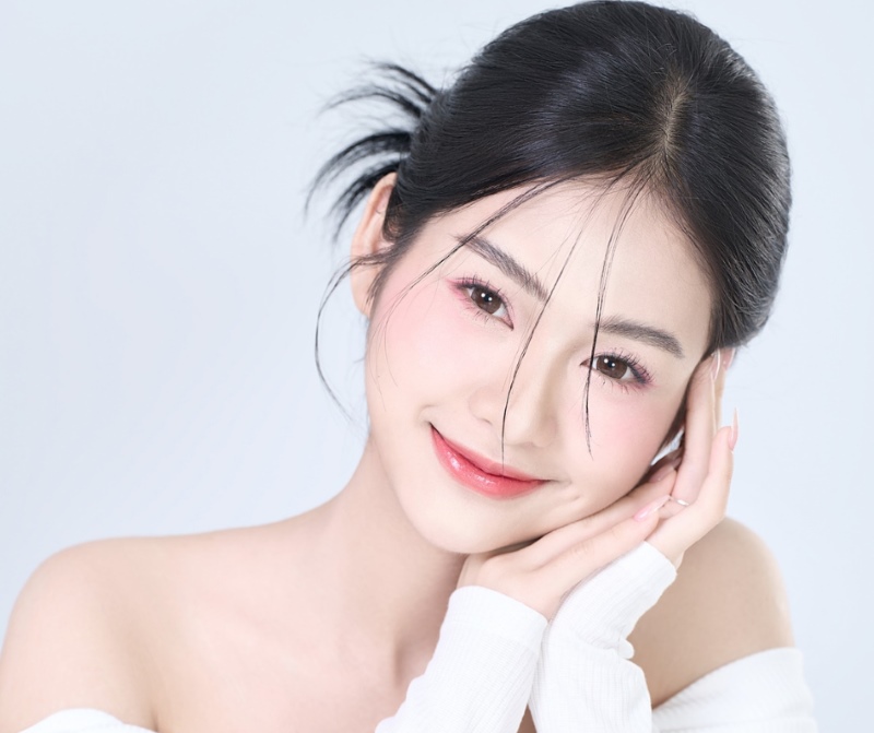 chân mày phong thủy cho mặt v line