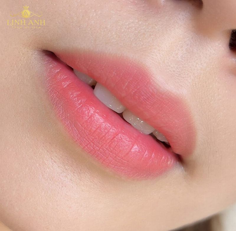 hình xăm môi tự nhiên hình xăm môi tự nhiên