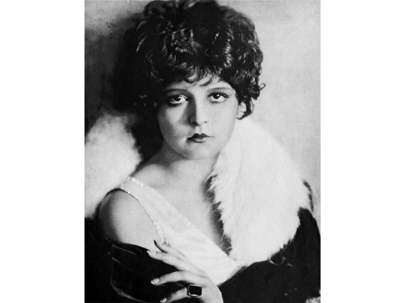 kiểu mày đẹp nhất thế giới của Clara Bow