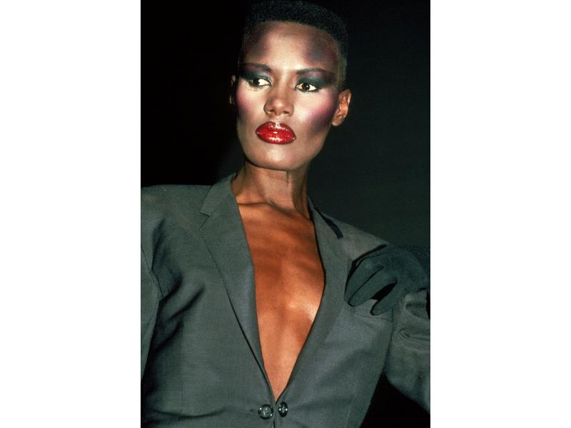 kiểu mày đẹp nhất thế giới của Grace Jones