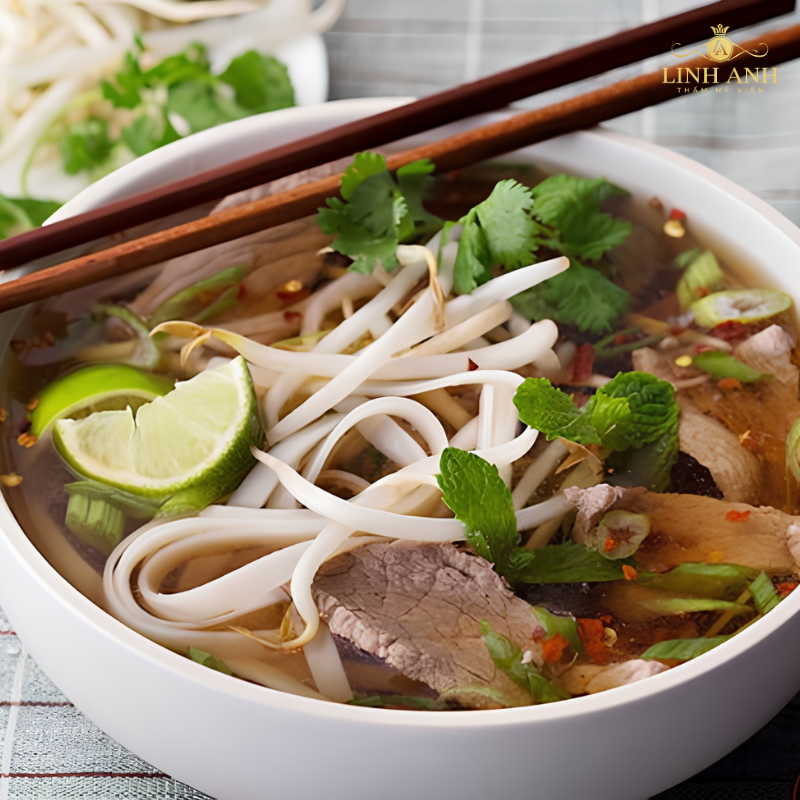 Xăm môi không ăn phở bò, gà