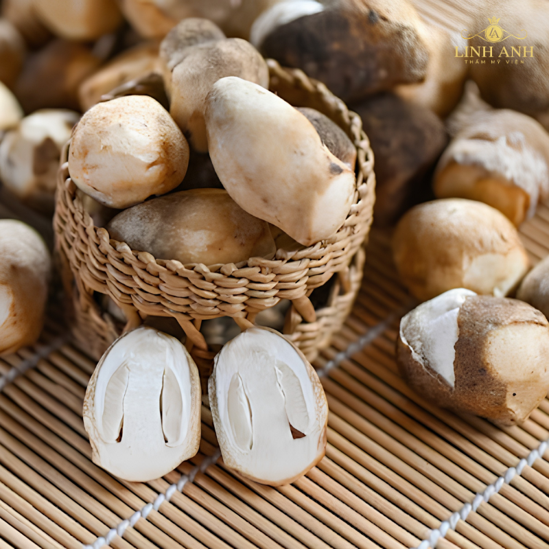 Phun môi ăn nấm được không