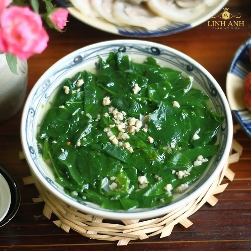 Ăn canh rau ngót sau phun môi