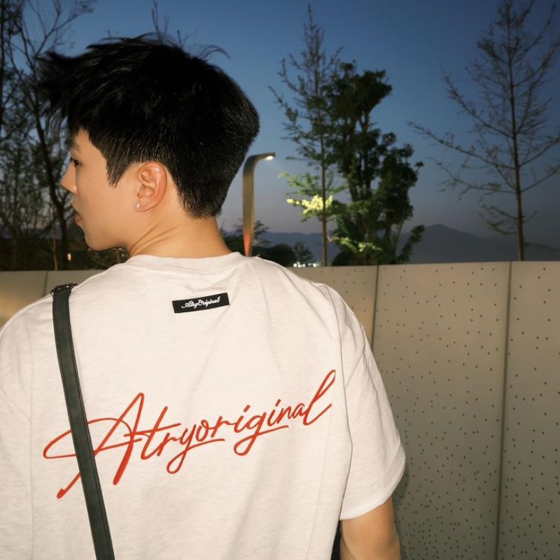 Chụp selfie nam nghiên đầu
