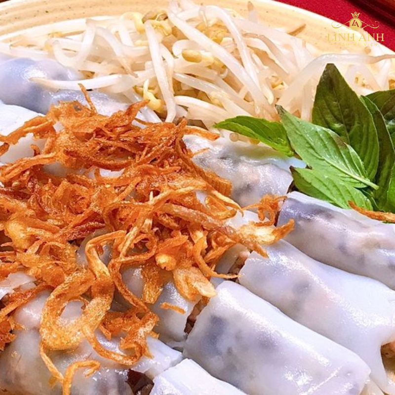 Phun môi có ăn được bánh cuốn không