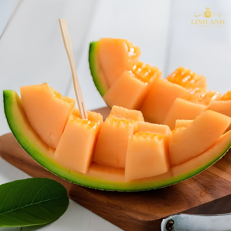 Ăn dưa lưới tốt cho môi sau phun
