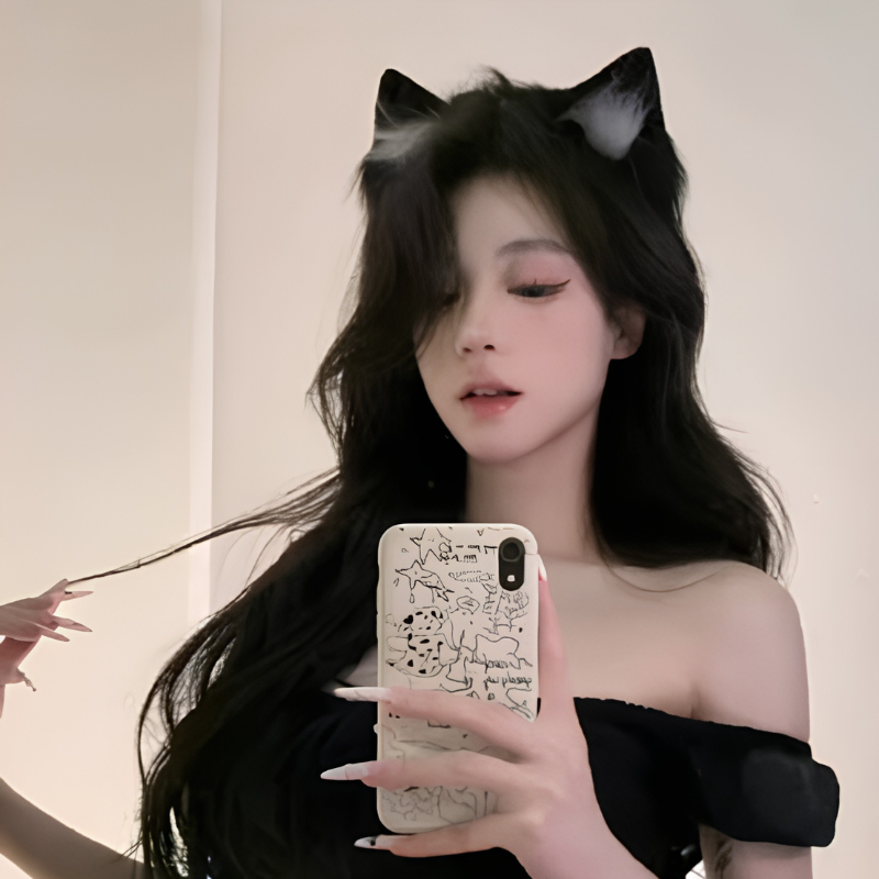 chụp ảnh tự sướng trước gương nữ