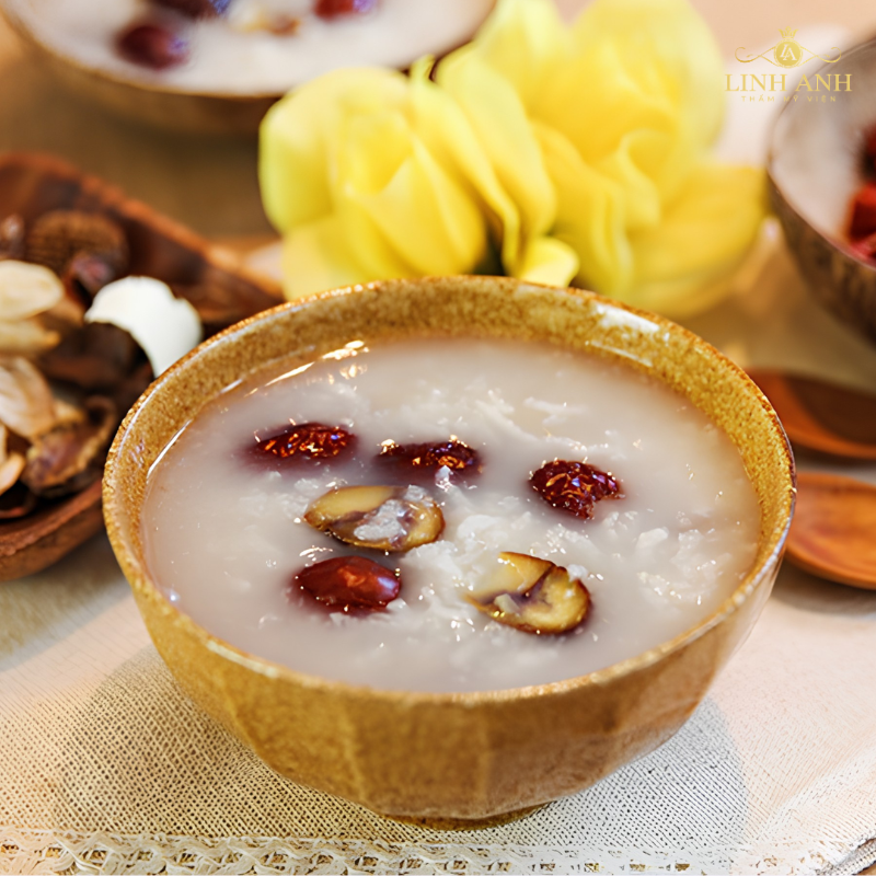 Phun môi ăn cháo hạt dẻ