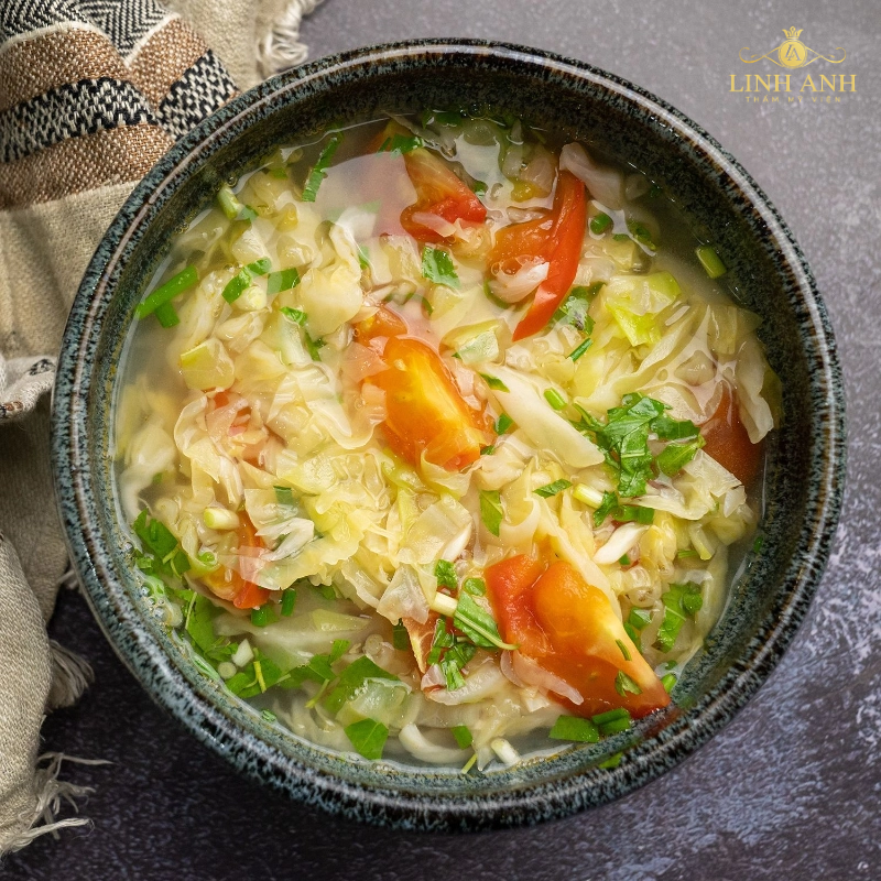 Canh bắp cải tốt cho môi mới phun